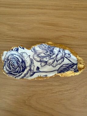 Handcrafted Floral Ceramic Trinket Dish with Gold Edge - Blue & White